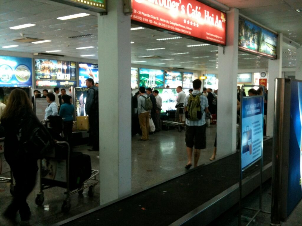 다낭공항 도착층 (CC BY-SA 3.0, Wikimedia Commons)