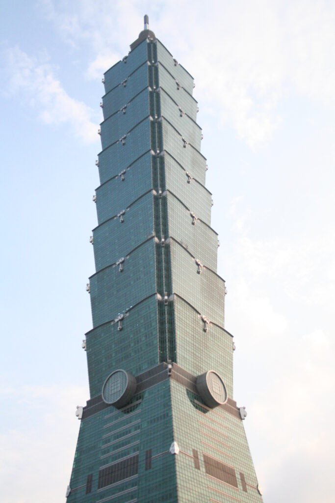 타이베이101 (CC BY-SA 3.0, Wikimedia Commons)