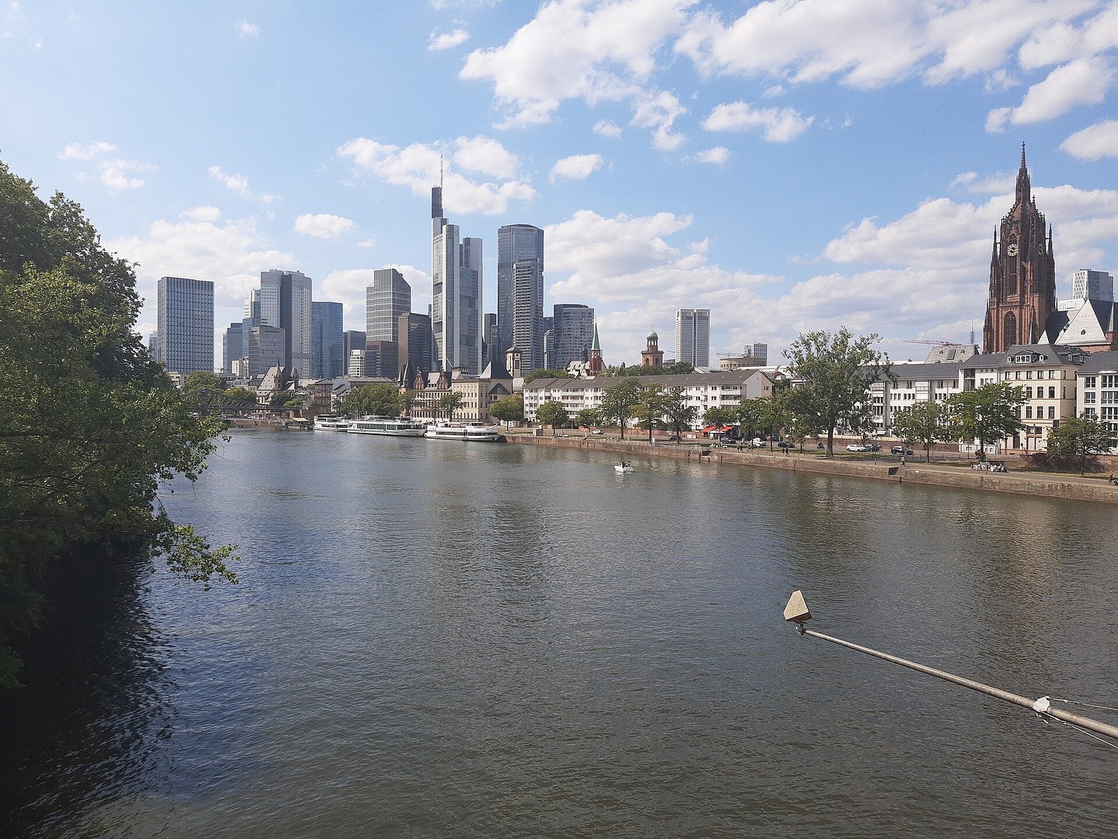 Frankfurt skyline from Alte Brücke