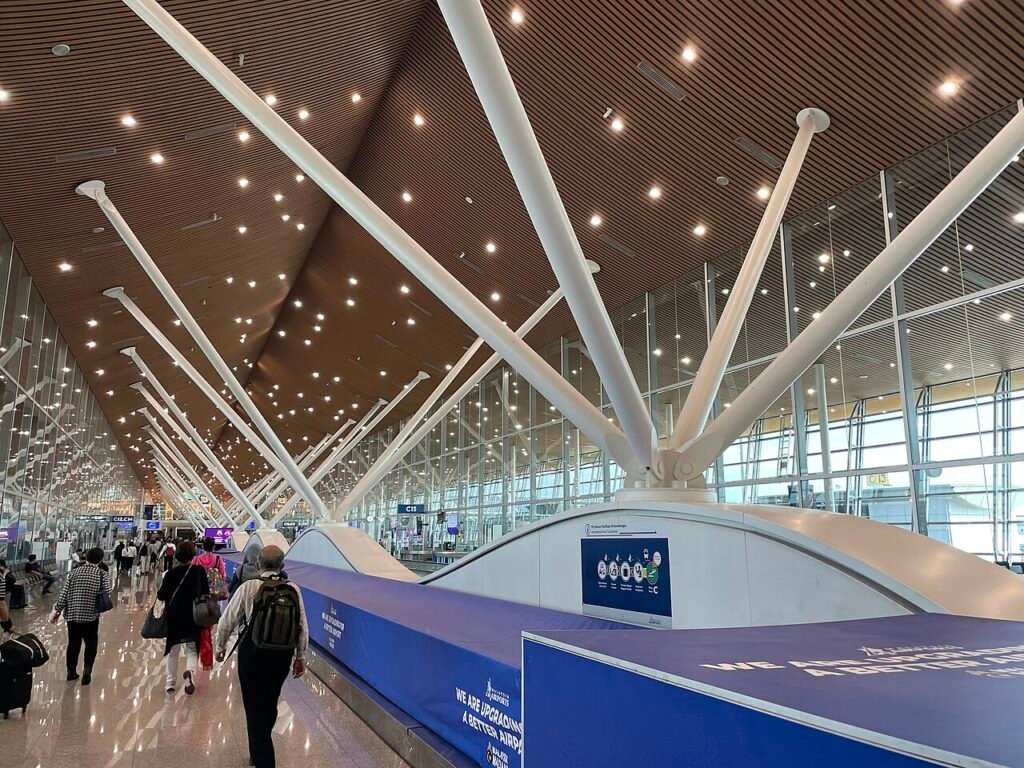 쿠알라룸푸르 국제공항 터미널 내부